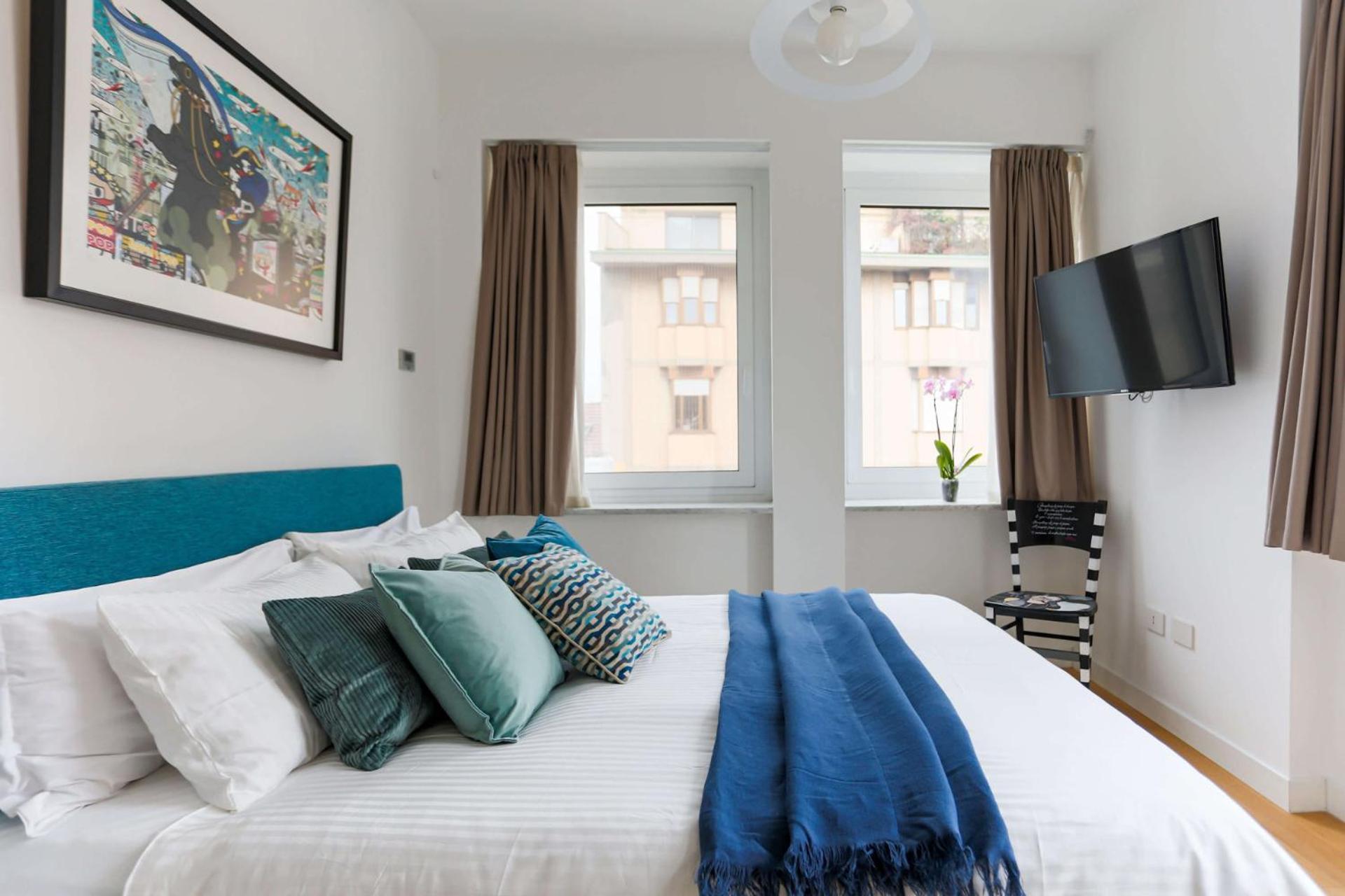 The Rent - Modern Bright In The Heart Of Apartment