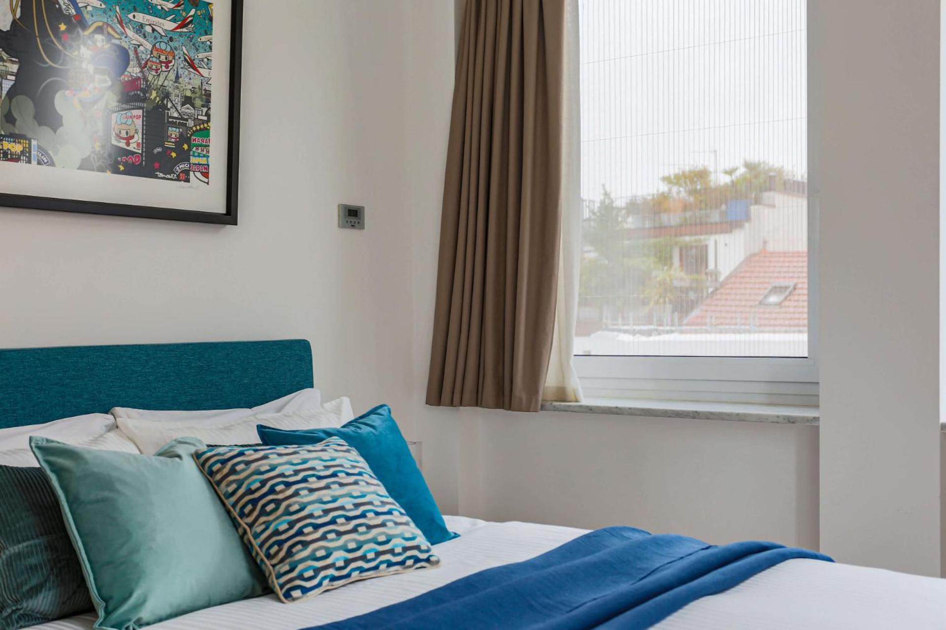 The Rent - Modern Bright In The Heart Of * Mailand